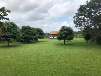 Rancho para Venda, em Conceio do Rio Verde, bairro -, 2 dormitrios, 1 banheiro, 2 vagas
